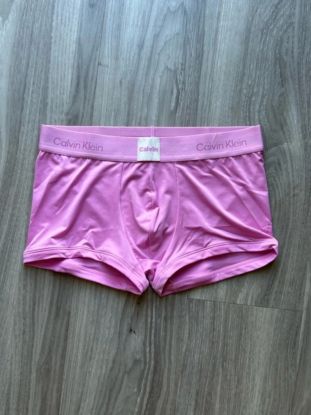 Calvin Klein | Icon Logo Microfiber Stretch Low Rise Trunk in Pink (Small)
